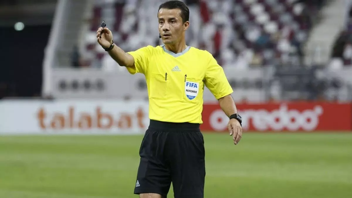 Kontroversi wasit Nasrullo Kabirov di laga timnas Indonesia vs Qatar di Piala Asia U-23